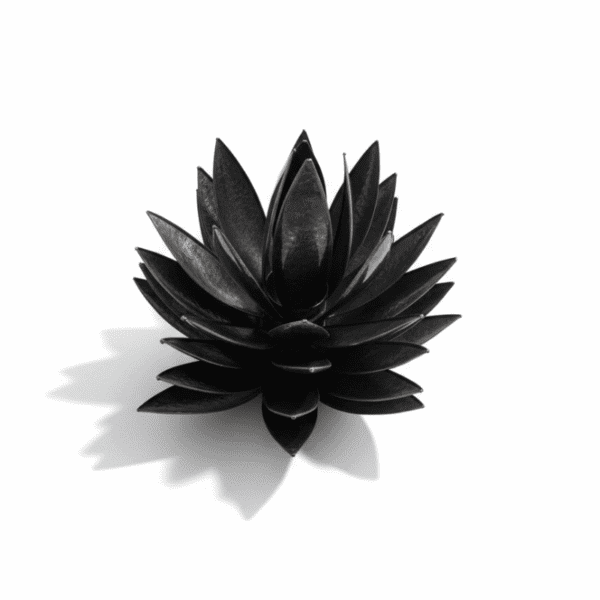 Fleur décorative en métal noir