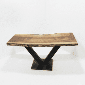 Table design en bois et métal