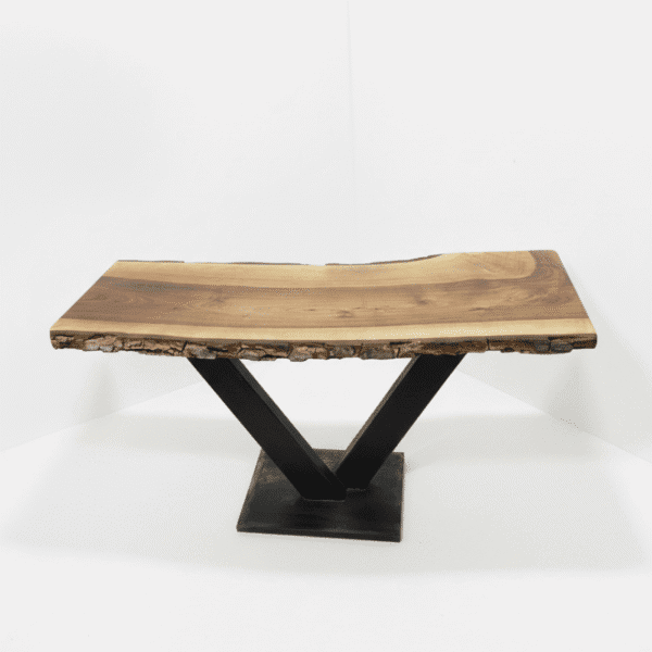 Table design en bois et métal