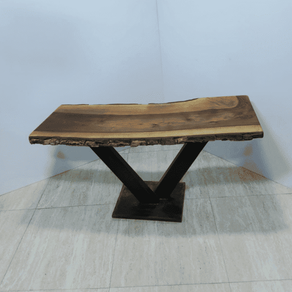 Table design en bois et métal